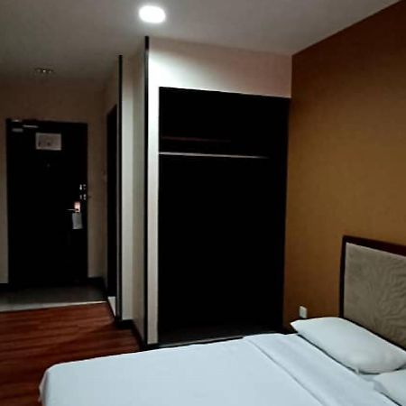 Hotel Sadong88 Kota Kinabalu Exterior foto