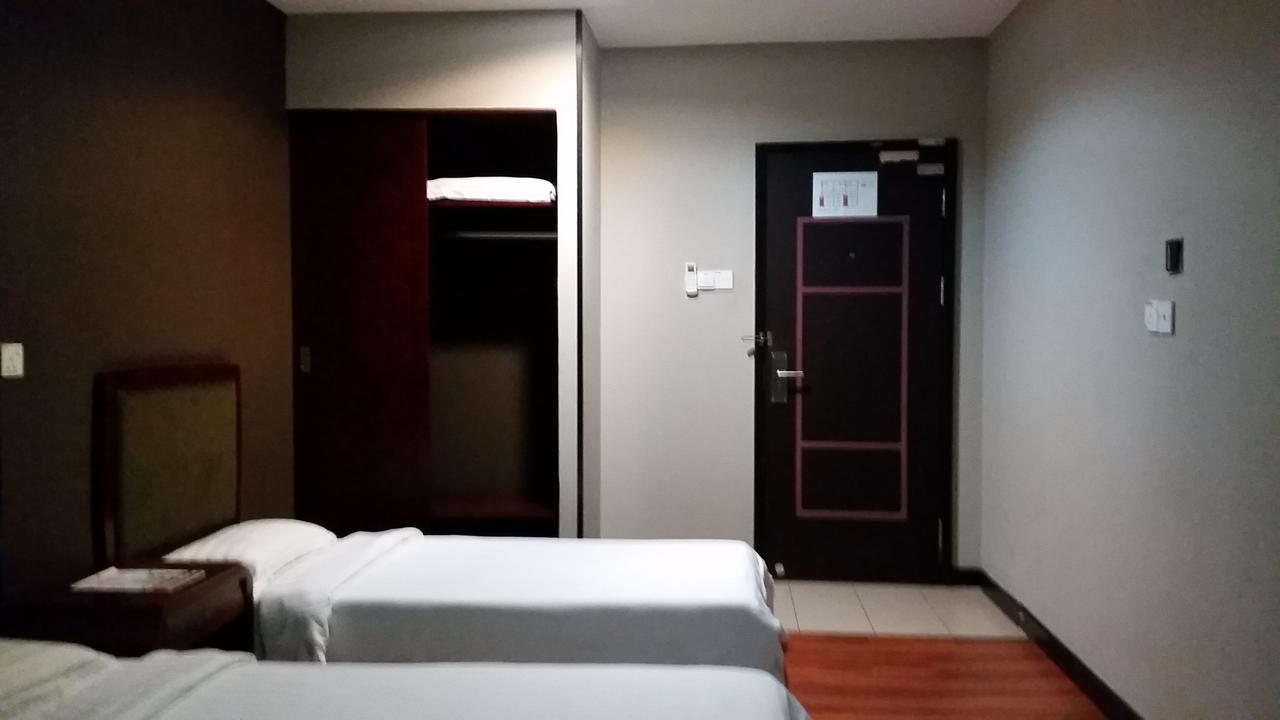Hotel Sadong88 Kota Kinabalu Exterior foto