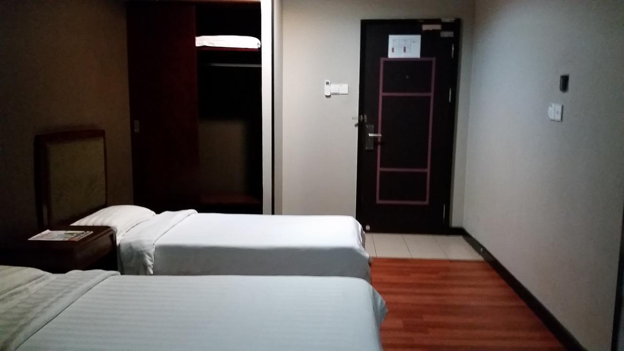 Hotel Sadong88 Kota Kinabalu Exterior foto